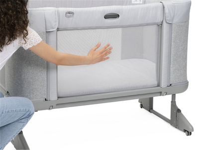 Chicco Next2Me Forever Łóżeczko Dostawne 3w1 do 22kg Ash Grey + Prześcieradło 2szt Pink Pois