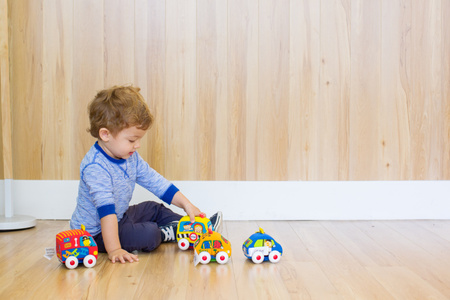 Training2s Zabawka Edukacyjna - Samochodzik Z Napędem Autobus Szkolny i Wóz Strażacki