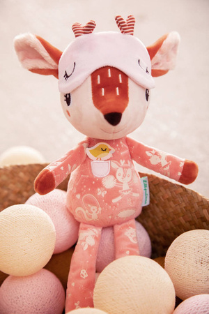 LILLIPUTIENS Przytulanka do spania z elementami fluorescencyjnymi Sarenka Stella 6m+