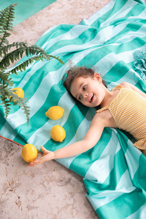 QUUT Dwustronny ręcznik plażowy PlayTowels M (140 x 70cm) Safari