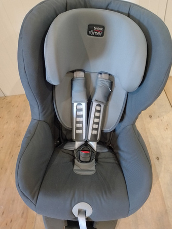 [OUTLET] Britax Romer Safefix Plus Fotelik Samochodowy 9-18 kg Storm Grey