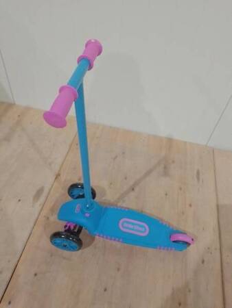 [OUTLET] Little Tikes Hulajnoga Trójkołowa  blue/pink