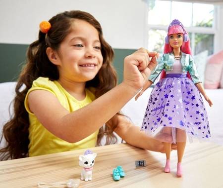 Barbie Przygody Księżniczek Lalka + Akcesoria GML77