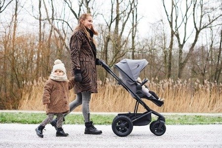 Easywalker Harvey 2 All-Terrain Wózek głęboko-spacerowy Night Black (zawiera stelaż, siedzisko z budką i pałąkiem)  Night Black